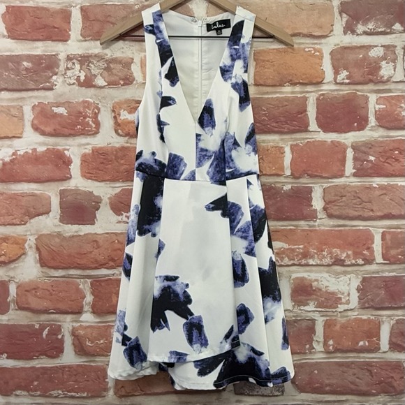 Lulus Seeing Chic Dress Women's XS White Blue Floral Fit & Flare Sundress - Picture 6 of 8